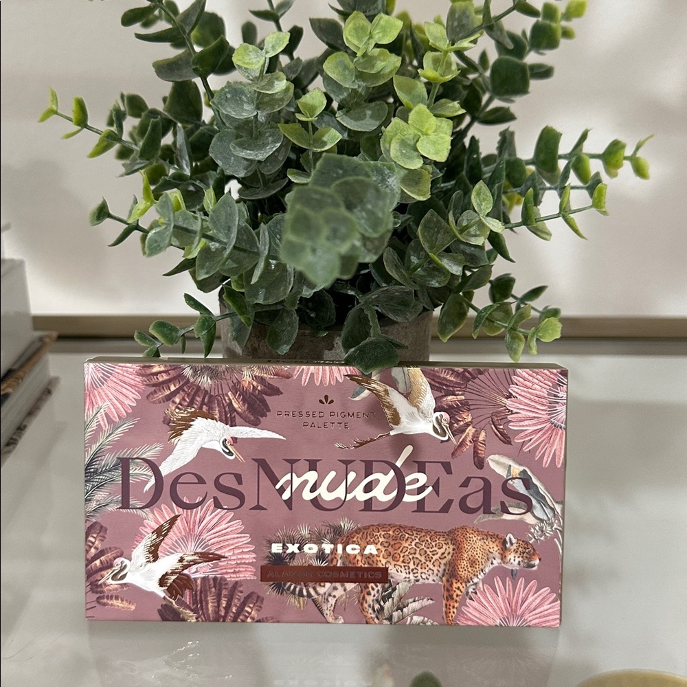 Alamar DesNUDEas Exotica Eyeshadow Palette - Bold Neutrals - Picture 5 of 9